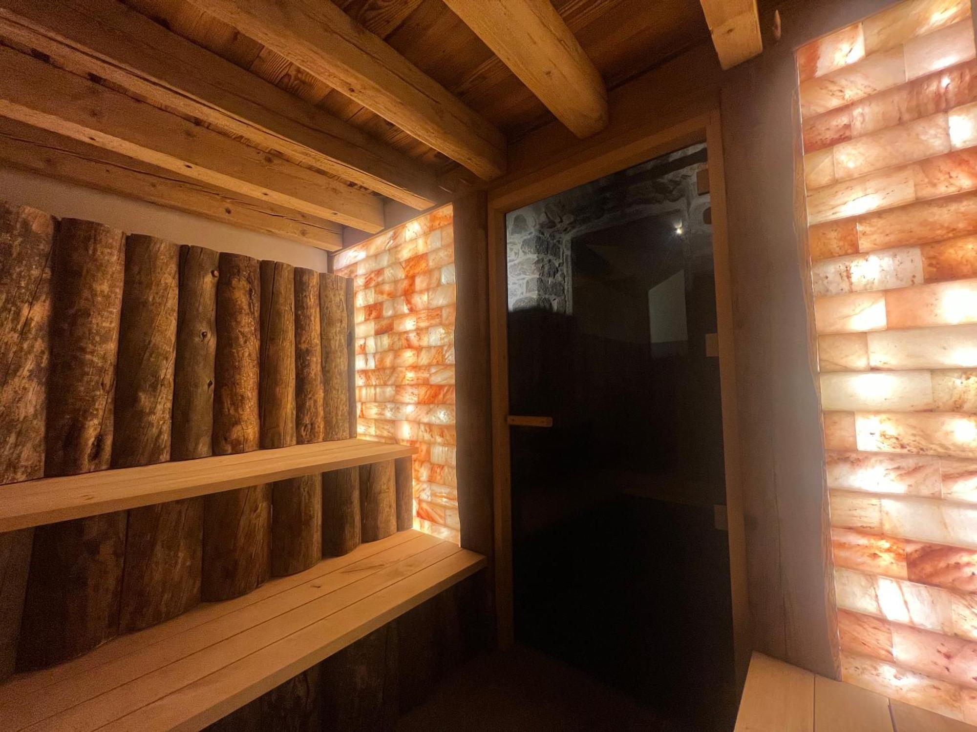 Gite Roche Des Ducs Avec Piscine Toute L'Annee, Spa, Sauna, Hammam Rochesson Exterior foto